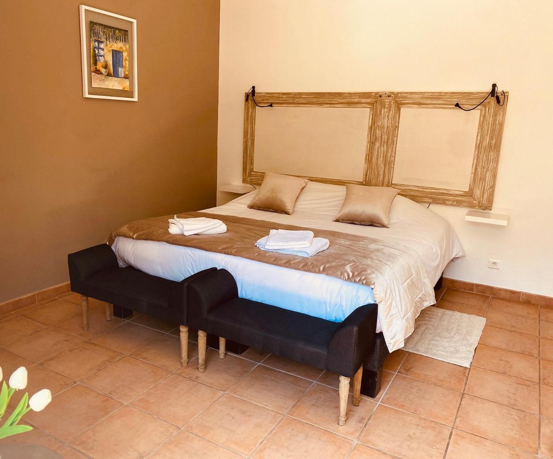 La Maison Du Castellet Ле Кастеле Екстериор снимка