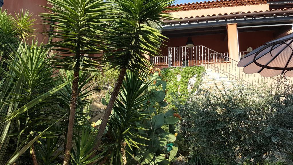 La Maison Du Castellet Ле Кастеле Екстериор снимка