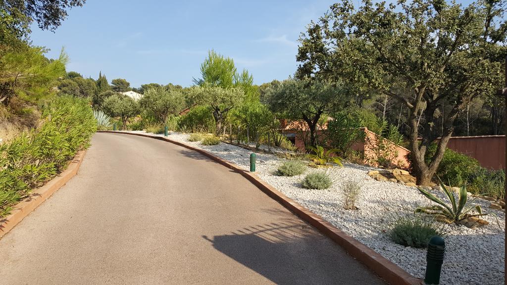 La Maison Du Castellet Ле Кастеле Екстериор снимка