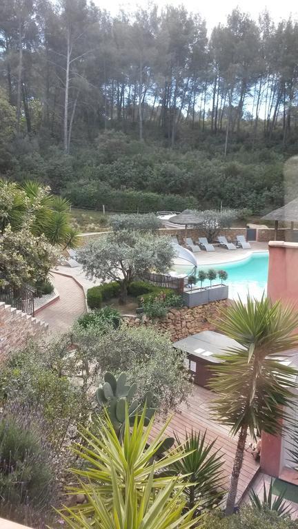 La Maison Du Castellet Ле Кастеле Екстериор снимка